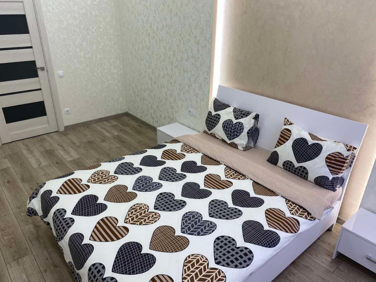 Люкс Апартаменти В Центрі Міста ,Жк Театральний Rivne Kültér fotó