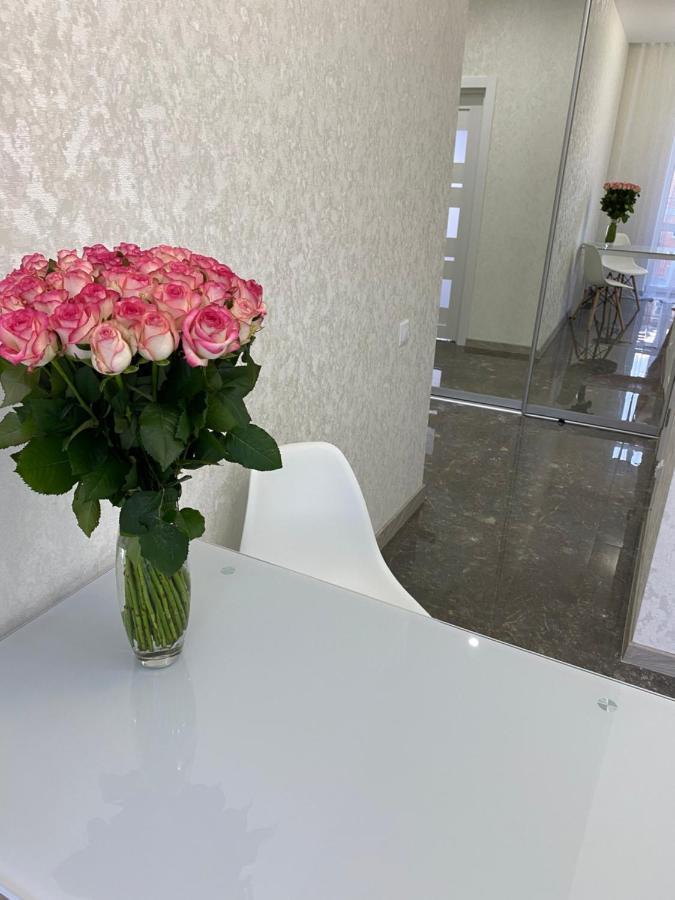 Люкс Апартаменти В Центрі Міста ,Жк Театральний Rivne Kültér fotó